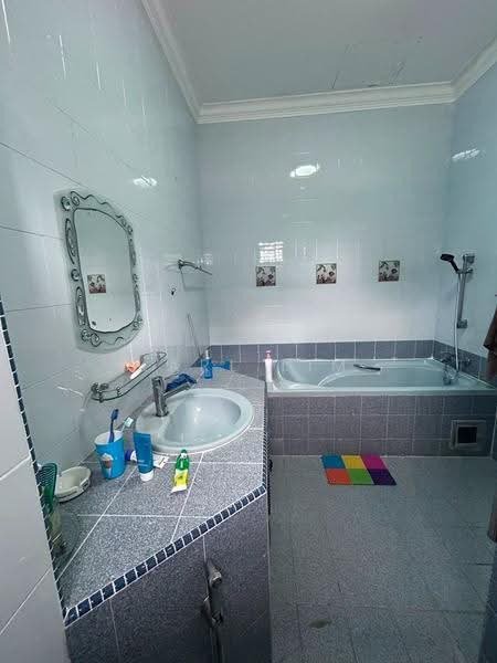 2-storey Terraced House for Sale in Taman Pelangi Indah (Ulu Tiram) - Karl Lim - Bathroom - PropertyGuru.com.my