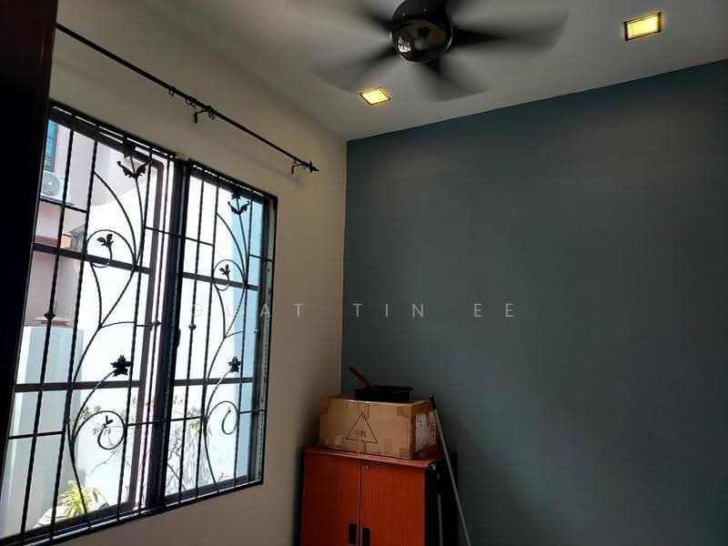 Rumah Teres 2-Tingkat untuk Disewa di Putra Avenue (Subang Jaya) - Lilian Ee - Downstairs Bedroom - PropertyGuru.com.my