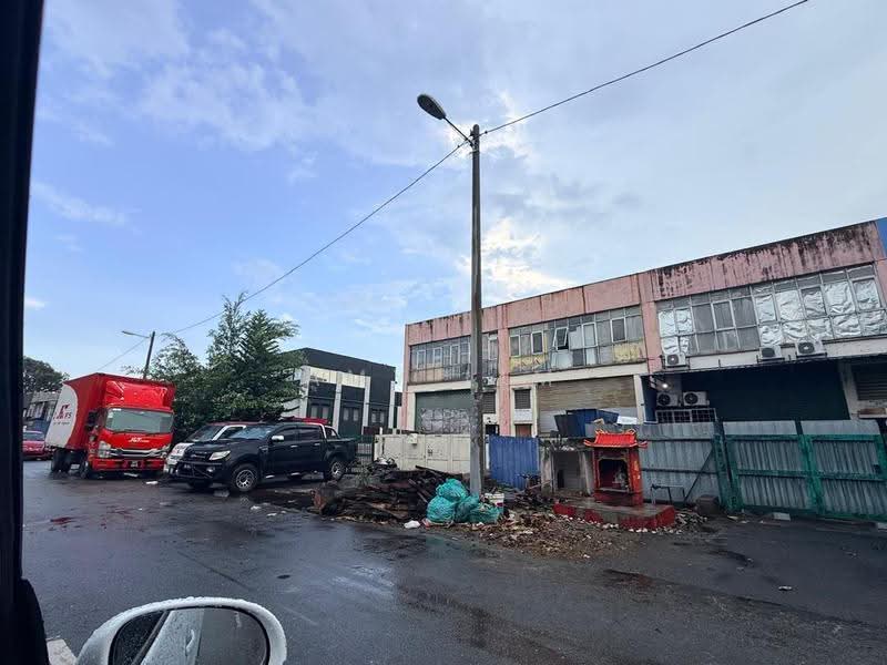 Kilang Teres untuk Dijual di Taman Perindustrian Puchong (Puchong) - Amy Lim - Exterior - PropertyGuru.com.my