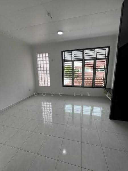 Rumah Teres 2-Tingkat untuk Dijual di Taman Mutiara Rini (Skudai) - Coco Lee - Living Room - PropertyGuru.com.my