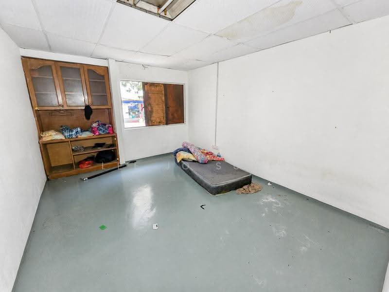 Shop for Rent in SS2 (Petaling Jaya) - Lee Jo Surf - Bedroom - PropertyGuru.com.my