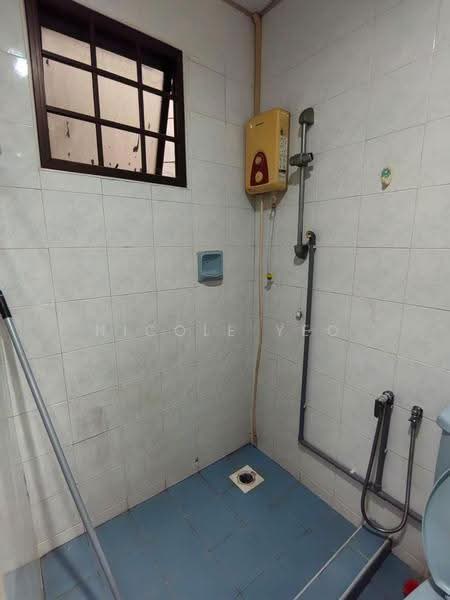 Kondominium untuk Disewa di Pasir Mutiara Condominium - Nicole Yeo - Bathroom - PropertyGuru.com.my