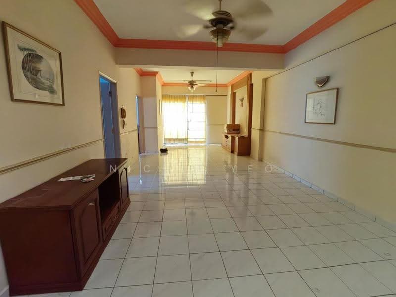 Kondominium untuk Disewa di Pasir Mutiara Condominium - Nicole Yeo - Living Room - PropertyGuru.com.my