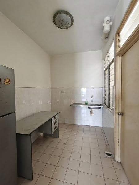 Apartment for Sale at Idaman Senibong - ALHAFIZ AZIS - Kitchen - PropertyGuru.com.my