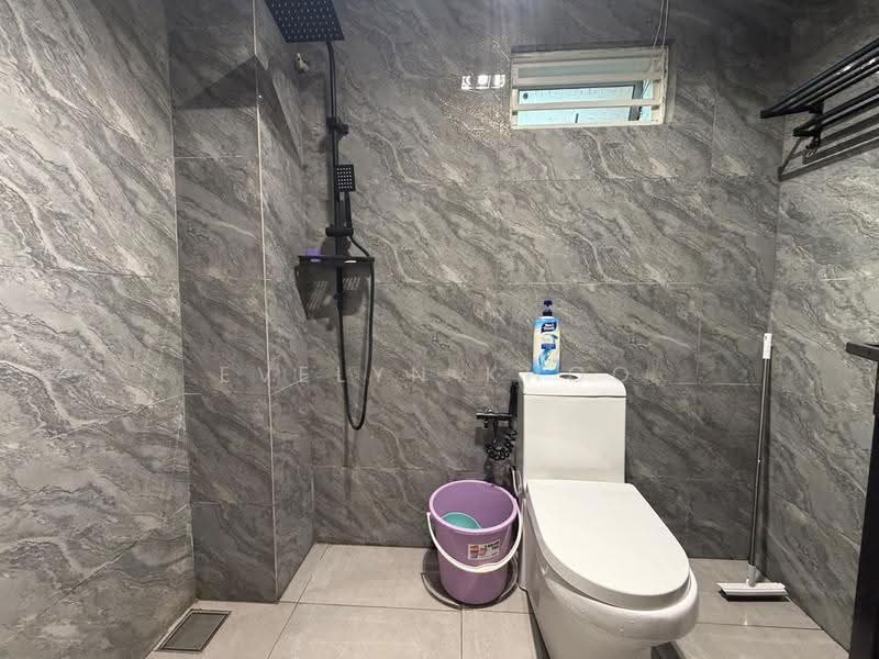 2-storey Terraced House for Sale in Taman Garing Utama (Rawang) - Evelyn Khoo - Bathroom - PropertyGuru.com.my