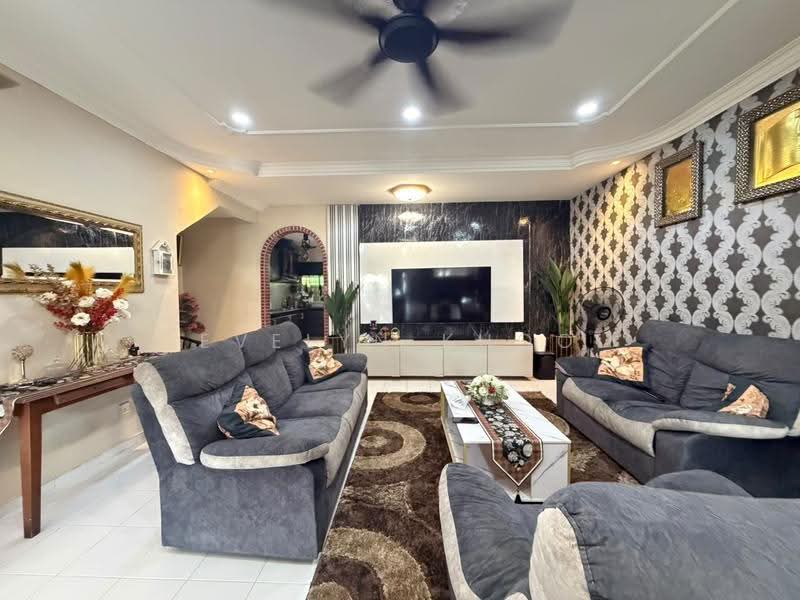 2-storey Terraced House for Sale in Taman Garing Utama (Rawang) - Evelyn Khoo - Living Room - PropertyGuru.com.my