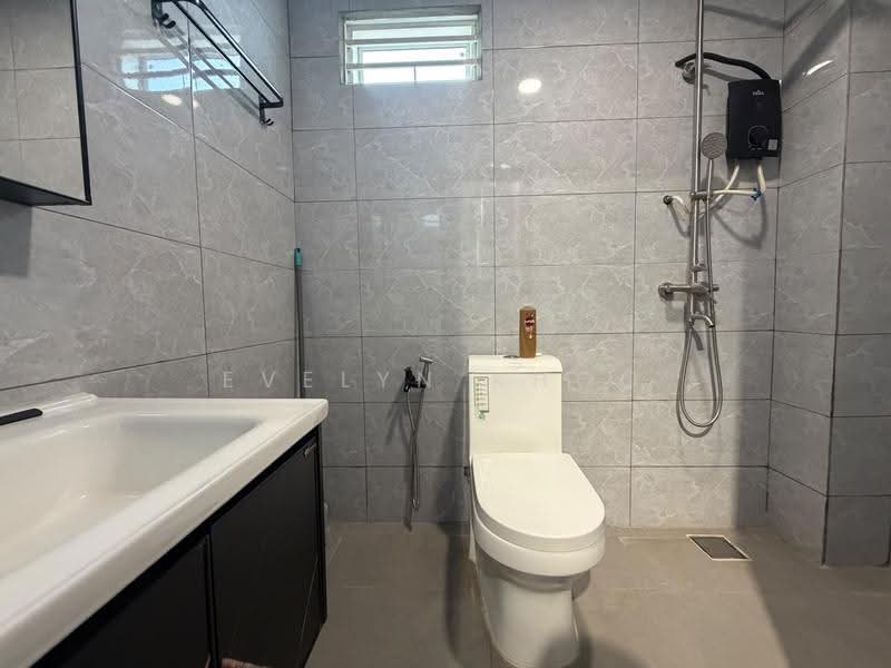 2-storey Terraced House for Sale in Taman Garing Utama (Rawang) - Evelyn Khoo - Bathroom - PropertyGuru.com.my