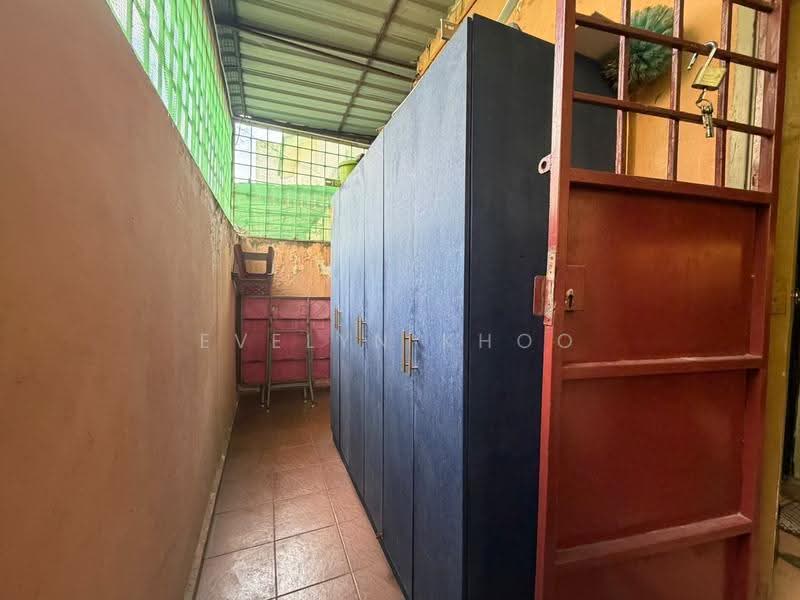 2-storey Terraced House for Sale in Taman Garing Utama (Rawang) - Evelyn Khoo - Back Yard - PropertyGuru.com.my