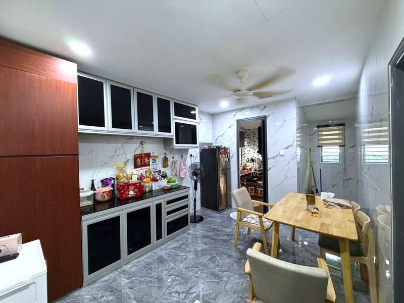 Rumah Teres 1.5-Tingkat untuk Dijual di Taman Perling (Perling) - Karl Lim - Kitchen - PropertyGuru.com.my