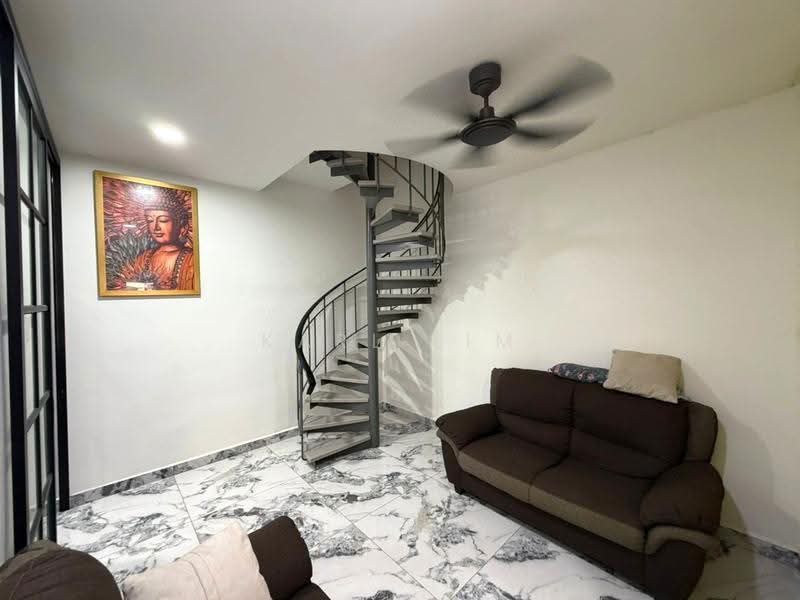 Rumah Teres 1.5-Tingkat untuk Dijual di Taman Perling (Perling) - Karl Lim - Living Room - PropertyGuru.com.my