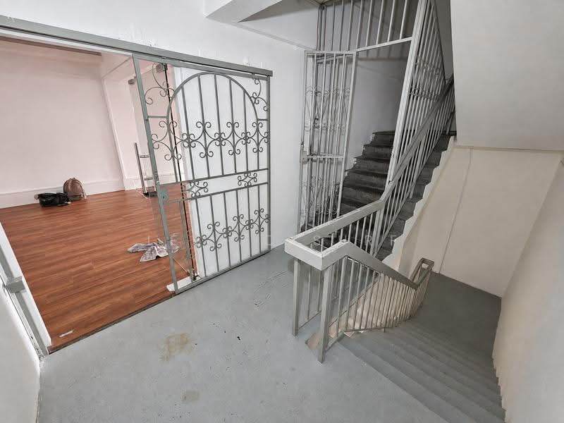 Shop for Rent in SS2 (Petaling Jaya) - Lee Jo Surf - Entrance - PropertyGuru.com.my