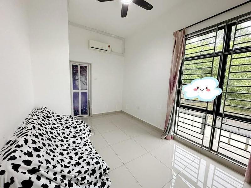 Rumah Teres 2.5-Tingkat untuk Dijual di Taman Mutiara Mas (Skudai) - Nicole Pua - Living Room - PropertyGuru.com.my