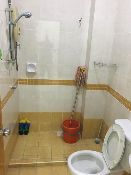 Rumah Teres 2.5-Tingkat untuk Dijual di Taman Bukit Serdang (Seri Kembangan) - Benny Lee - Bathroom - PropertyGuru.com.my