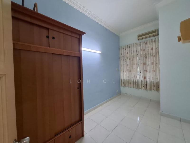 2-storey Terraced House for Sale in Desa Ria (Sungai Ara) - Loh CL - Bedroom - PropertyGuru.com.my