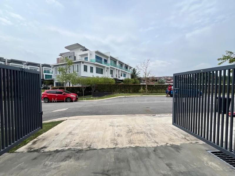 Rumah Teres 2.5-Tingkat untuk Dijual di Puchong (Selangor) - Amierul Hafizie - Exterior - PropertyGuru.com.my