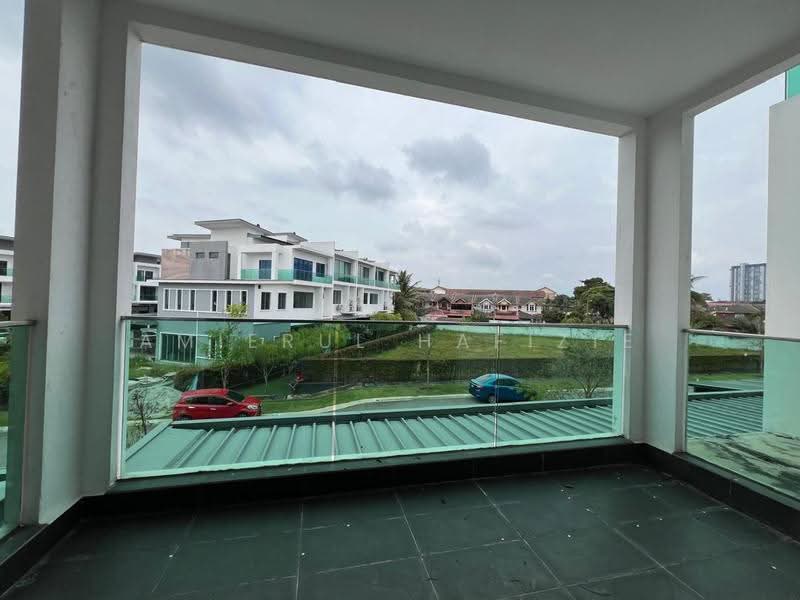 Rumah Teres 2.5-Tingkat untuk Dijual di Puchong (Selangor) - Amierul Hafizie - Balcony - PropertyGuru.com.my