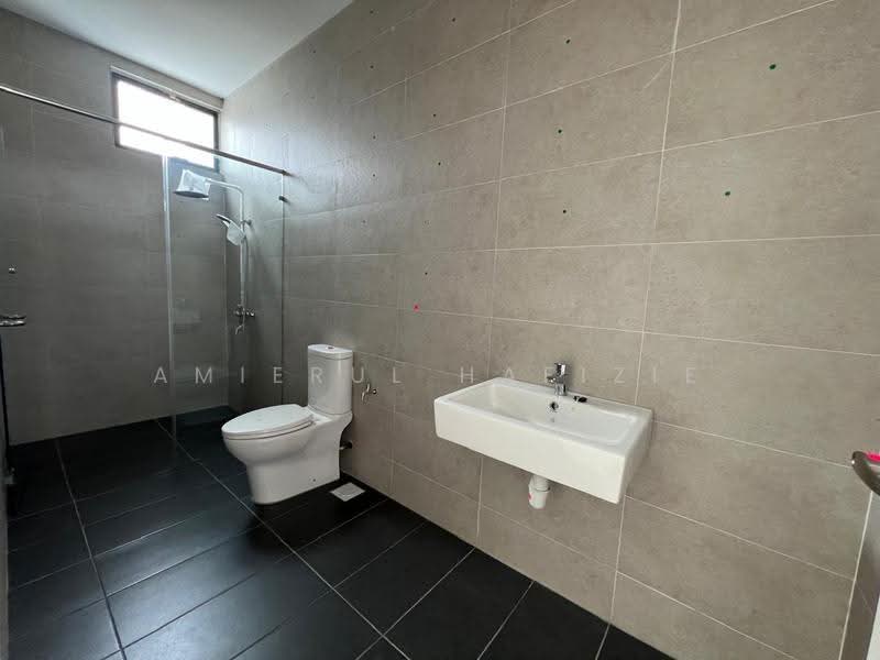 Rumah Teres 2.5-Tingkat untuk Dijual di Puchong (Selangor) - Amierul Hafizie - Bathroom - PropertyGuru.com.my