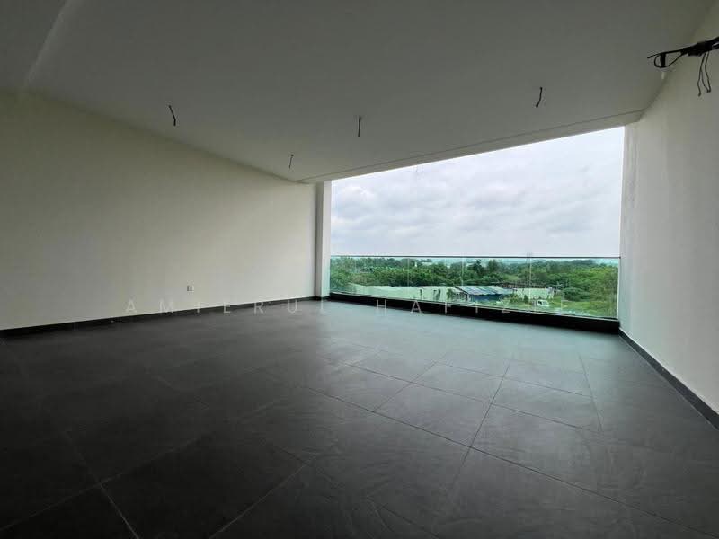 Rumah Teres 2.5-Tingkat untuk Dijual di Puchong (Selangor) - Amierul Hafizie - Balcony - PropertyGuru.com.my