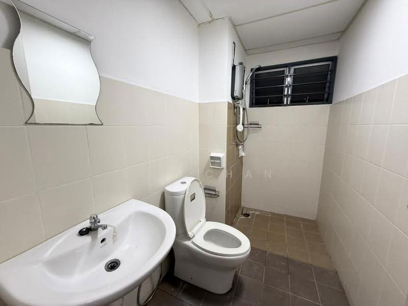 Kondominium untuk Disewa di Penaga @ Taman Raintree - Eliz Chan - Bathroom - PropertyGuru.com.my