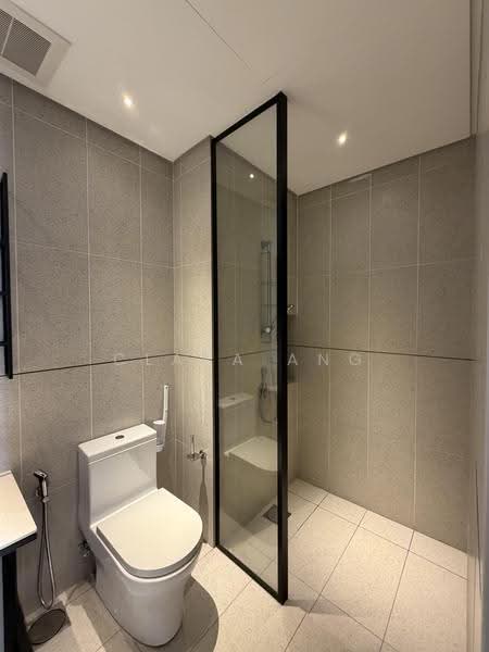 Kediaman Servis untuk Disewa di Millerz Square Serviced Residence - Clara Ang - Bathroom - PropertyGuru.com.my