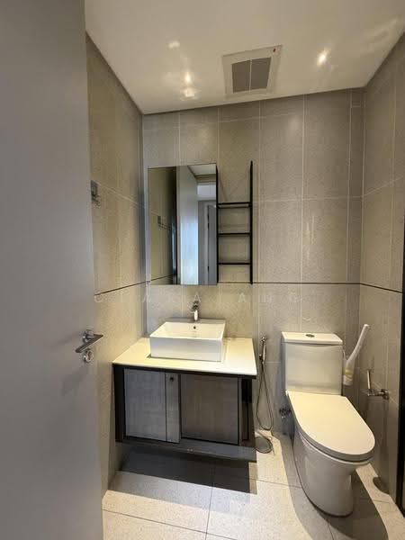 Kediaman Servis untuk Disewa di Millerz Square Serviced Residence - Clara Ang - Bathroom - PropertyGuru.com.my