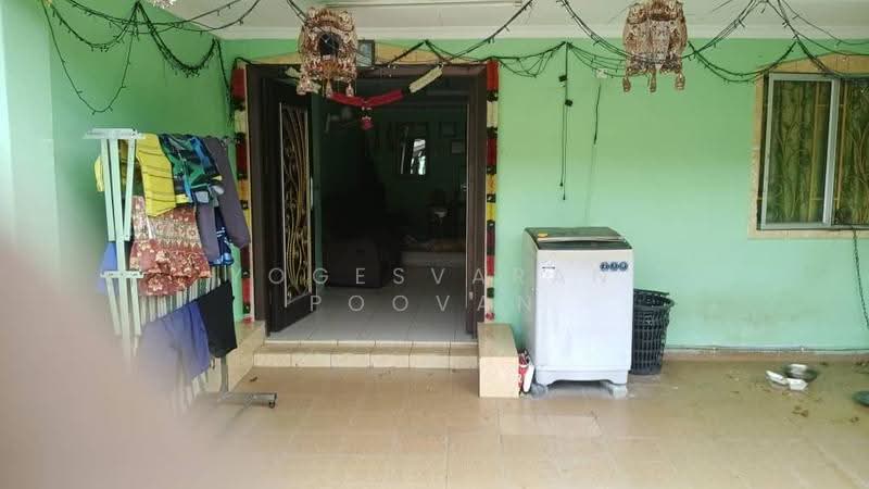Rumah Teres 2-Tingkat untuk Dijual di Subang Jaya (Selangor) - Yogesvaran Poovan - Entrance - PropertyGuru.com.my