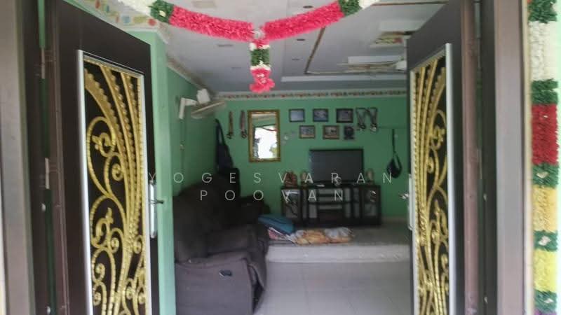 Rumah Teres 2-Tingkat untuk Dijual di Subang Jaya (Selangor) - Yogesvaran Poovan - Living Room - PropertyGuru.com.my
