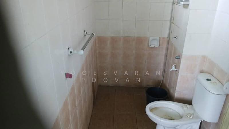 Rumah Teres 2-Tingkat untuk Dijual di Subang Jaya (Selangor) - Yogesvaran Poovan - Bathroom - PropertyGuru.com.my