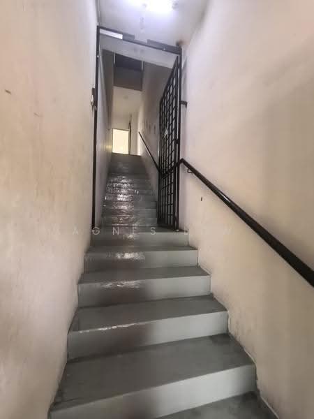 Shop / Office for Rent in Taman Desa Cemerlang (Ulu Tiram) - Agnes Low - Corridor - PropertyGuru.com.my