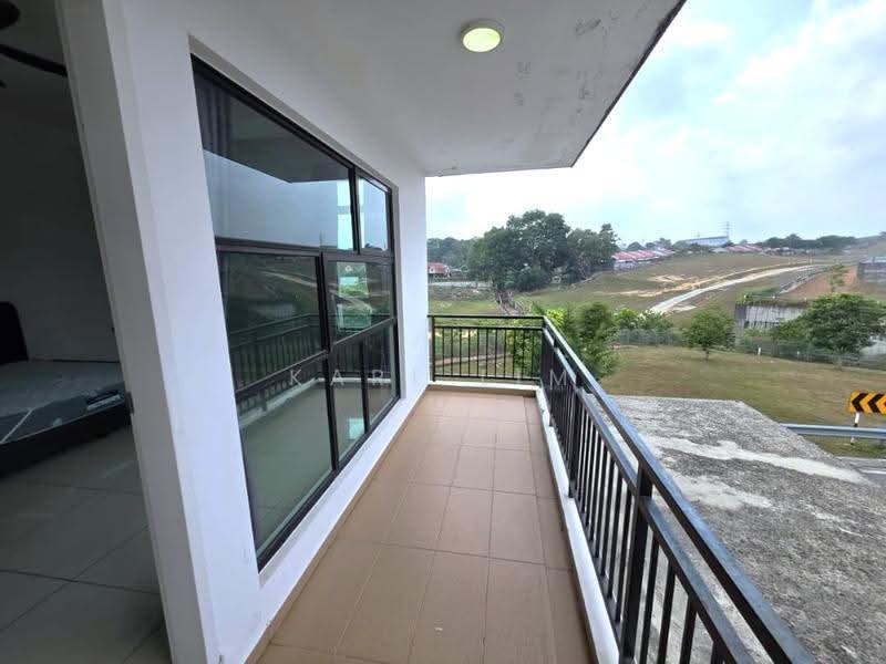 Rumah Teres 2-Tingkat untuk Dijual di Taman Desa Tebrau (Tebrau) - Karl Lim - Balcony - PropertyGuru.com.my