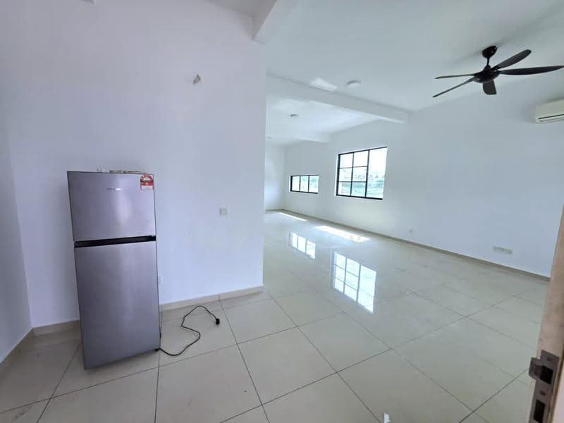 Rumah Teres 2-Tingkat untuk Dijual di Taman Desa Tebrau (Tebrau) - Karl Lim - Living Room - PropertyGuru.com.my