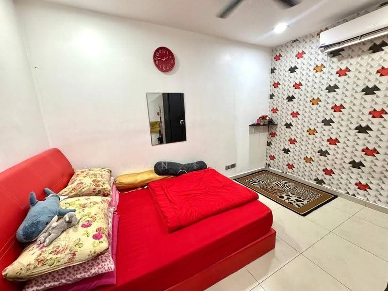 2-storey Terraced House for Sale in Taman Impian Putra (Bangi) - Ridwan Ibrahim - Bedroom - PropertyGuru.com.my