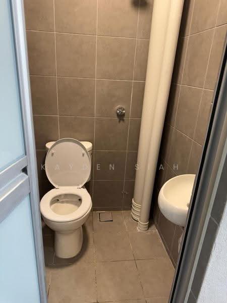 Condominium for Rent at Lakefront Residence - Kayden Siah - Bathroom - PropertyGuru.com.my
