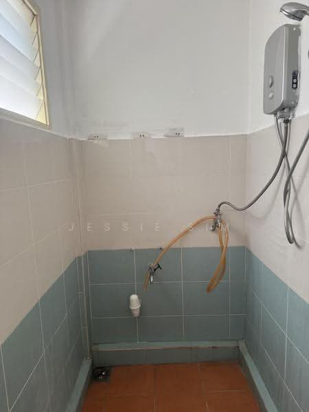 1-storey Terraced House for Sale in Salak Selatan (Kuala Lumpur) - Jessie Sim - Bathroom - PropertyGuru.com.my