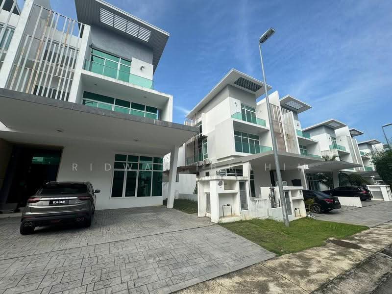 Semi-Detached House for Sale in Cyberjaya (Selangor) - Ridwan Ibrahim - Exterior - PropertyGuru.com.my