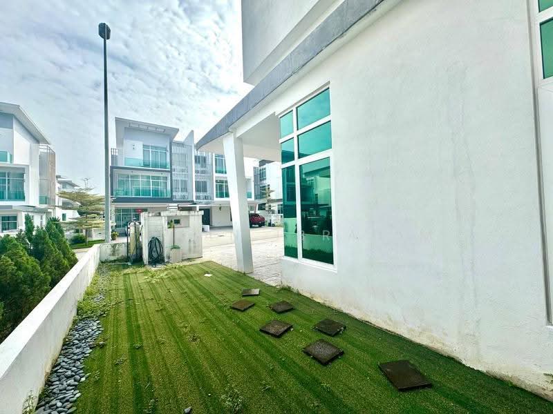 Semi-Detached House for Sale in Cyberjaya (Selangor) - Ridwan Ibrahim - Exterior - PropertyGuru.com.my