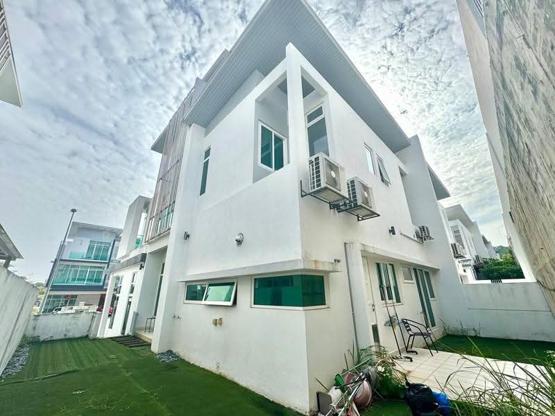 Semi-Detached House for Sale in Cyberjaya (Selangor) - Ridwan Ibrahim - Exterior - PropertyGuru.com.my