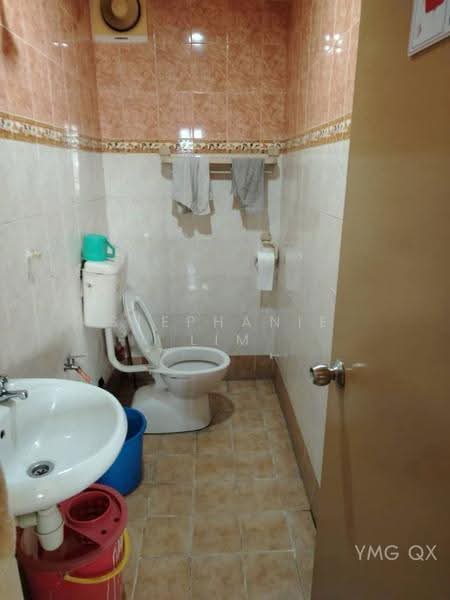 Pangsapuri untuk Dijual di Prima Bayu Apartment - Stephanie Lim - Bathroom - PropertyGuru.com.my