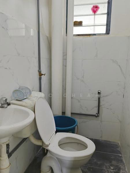 Pangsapuri untuk Dijual di Mayang - Eric Cheah - Bathroom - PropertyGuru.com.my