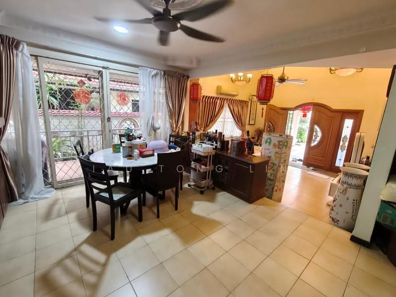 Rumah Berkembar untuk Dijual di Taman Pelangi (Johor Bahru) - Siau Tong Ling - Dining Room - PropertyGuru.com.my
