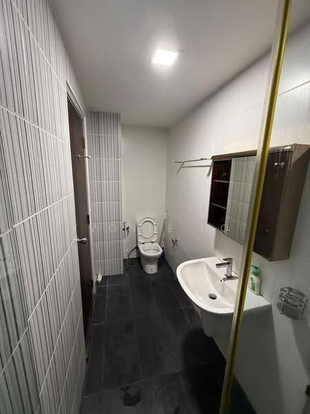 Service Residence for Sale at V@SUMMERPLACE - Yvonne Ho - Bathroom - PropertyGuru.com.my