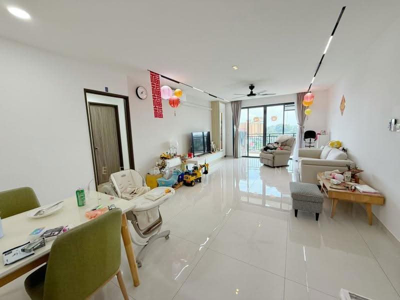 Kediaman Servis untuk Dijual di Country Garden Central Park - Jeffrey Kiong - Living Room - PropertyGuru.com.my