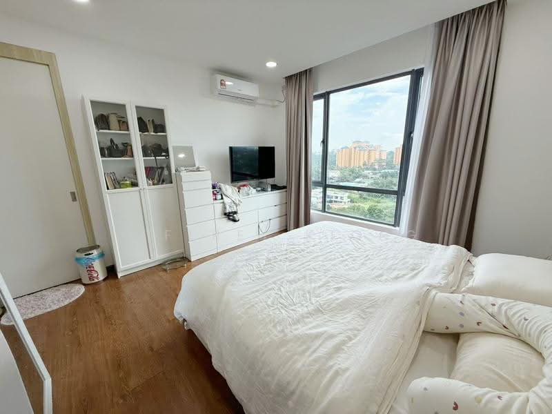 Kediaman Servis untuk Dijual di Country Garden Central Park - Jeffrey Kiong - Bedroom - PropertyGuru.com.my
