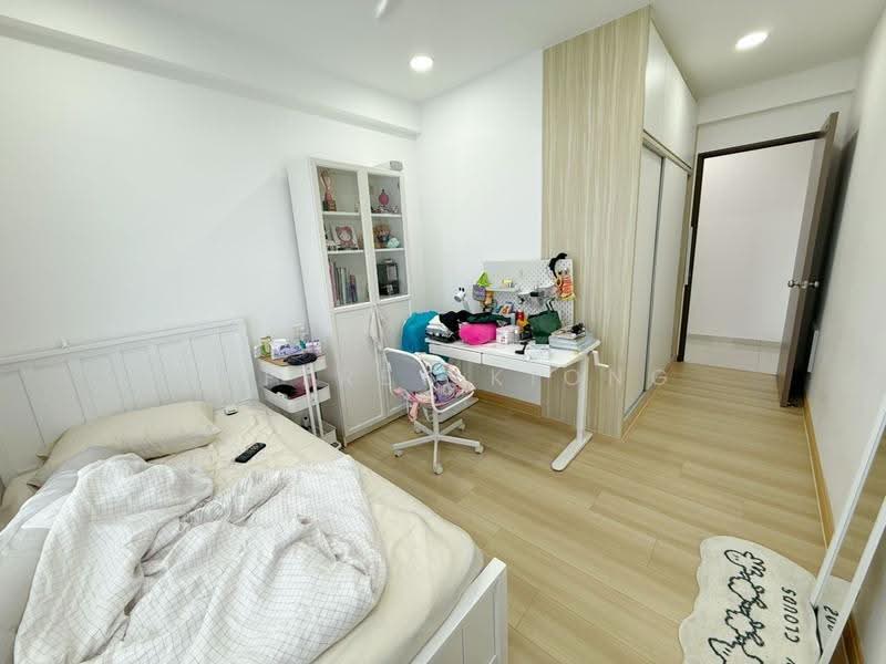 Kediaman Servis untuk Dijual di Country Garden Central Park - Jeffrey Kiong - Bedroom - PropertyGuru.com.my