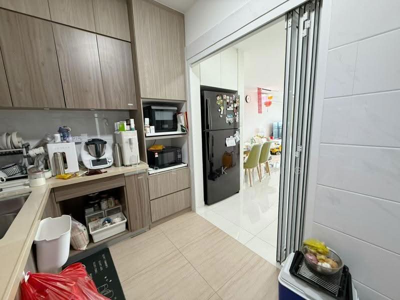 Kediaman Servis untuk Dijual di Country Garden Central Park - Jeffrey Kiong - Kitchen - PropertyGuru.com.my
