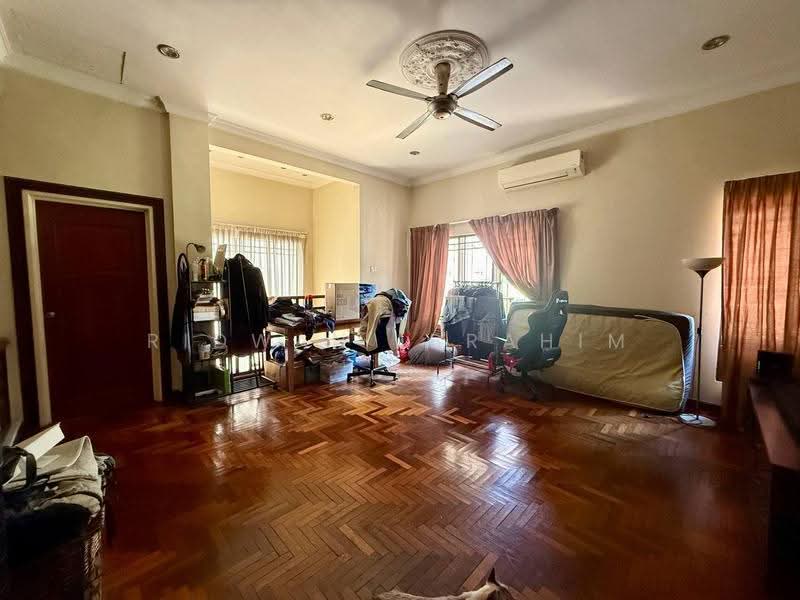 2-storey Terraced House for Sale in Putra Heights (Subang Jaya) - Ridwan Ibrahim - Living Room - PropertyGuru.com.my