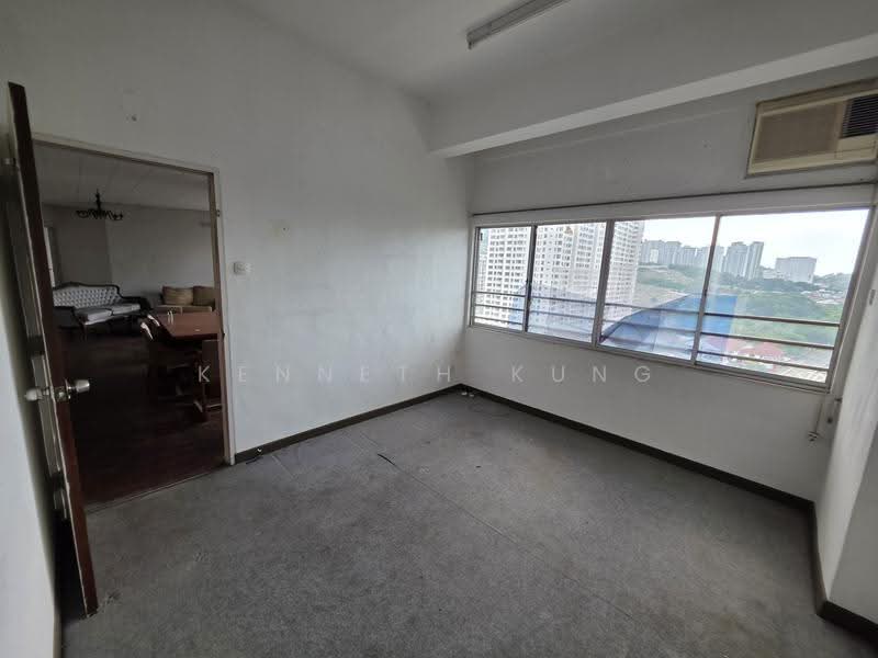 Pangsapuri untuk Dijual di Sunrise Tower - Kenneth Kung - Living Room - PropertyGuru.com.my