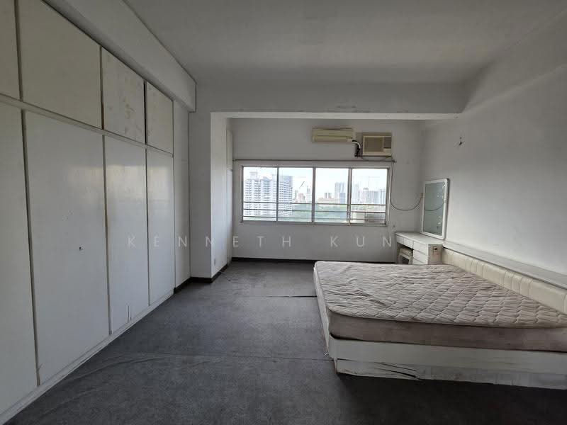 Pangsapuri untuk Dijual di Sunrise Tower - Kenneth Kung - Bedroom - PropertyGuru.com.my