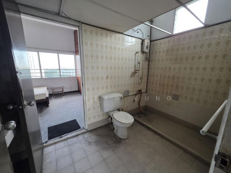 Pangsapuri untuk Dijual di Sunrise Tower - Kenneth Kung - Bathroom - PropertyGuru.com.my
