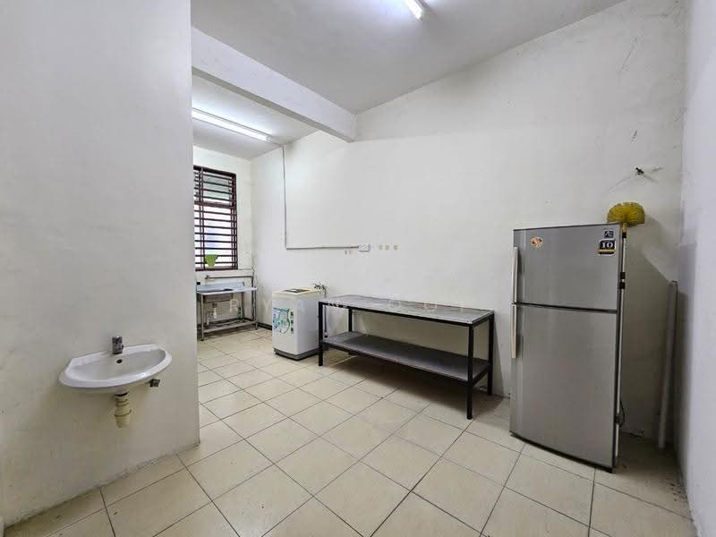2-storey Terraced House for Sale in Taman Vistana (Alor Setar) - Ryan Ooi - Kitchen - PropertyGuru.com.my